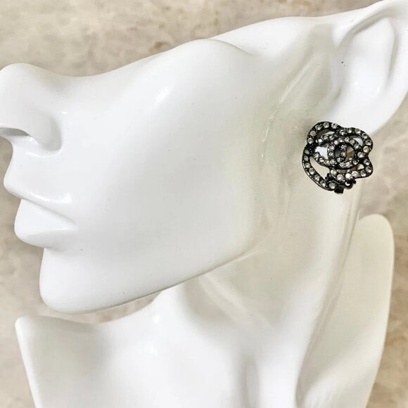 CHANEL CC Logos Rhinestone Camellia Clip-On Earrings Silver Tone 00A Auth #1586 - Picture 4 of 4